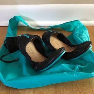 🖤 Tieks Matte Black Flats Like New🖤